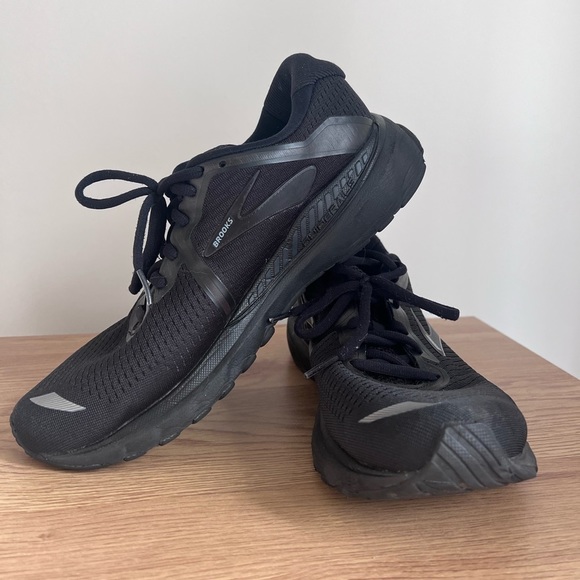 Brooks Other - BROOK’S Running Sneakers Men’s Black Size 9